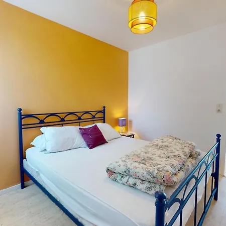 Apartman Le Montecristo Face A La *