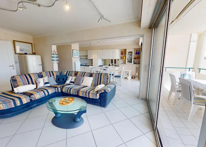 Le Montecristo Face A La *